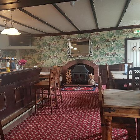 Kirk Yetholm Plough Hotel מראה חיצוני תמונה